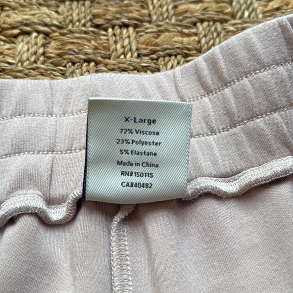 Varley alder high rise short 5.5” mushroom XL - Picture 2 of 6